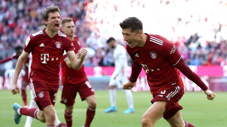 Bayernu tedy zatím první zápasy play-off nevychází