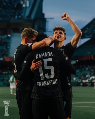Eintracht Frankfurt si brousí zuby na semifinále