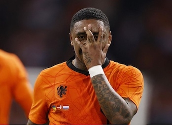 Postup Nizozemska do osmifinále se nerodil bez problémů