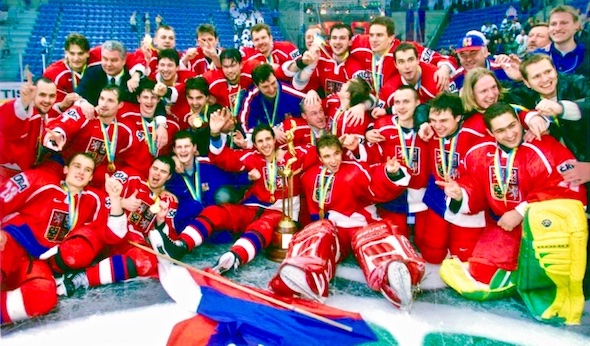 Zlato 1999 aneb zlatý hattrick českých hokejistů