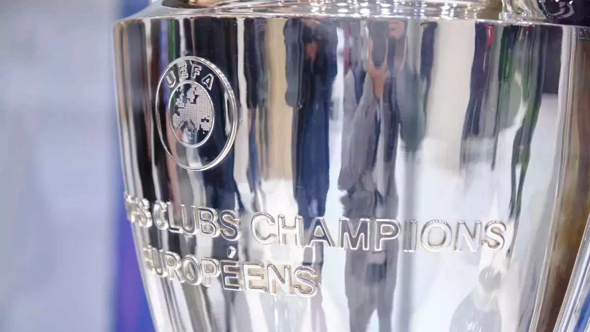 finále Ligy mistrů trofej