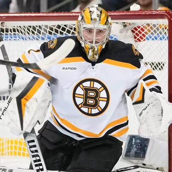 NHL. Boston řádil jako černá ruka v Buffalu, teď jej čeká Ottawa